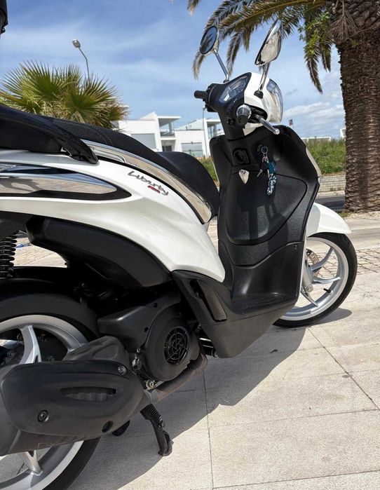 Scooter Piaggio Liberty 125 ABS  com apenas 2.300 km