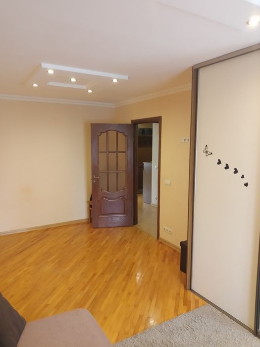 Здається 3 кімнатна квартира