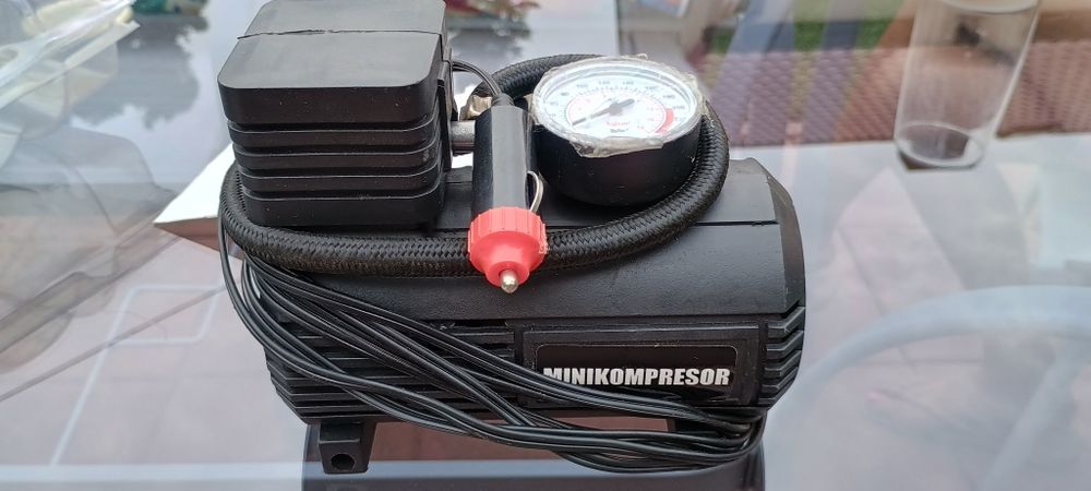 Minikompresor samochodowy 12V