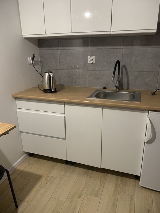 Kawalerka centrum, duży parking.