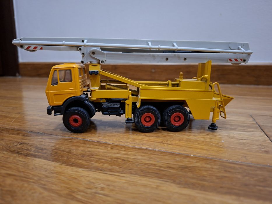 Model Conrad 3080 Pompa do betonu Mercedes 1:50 | Metal W. Germany