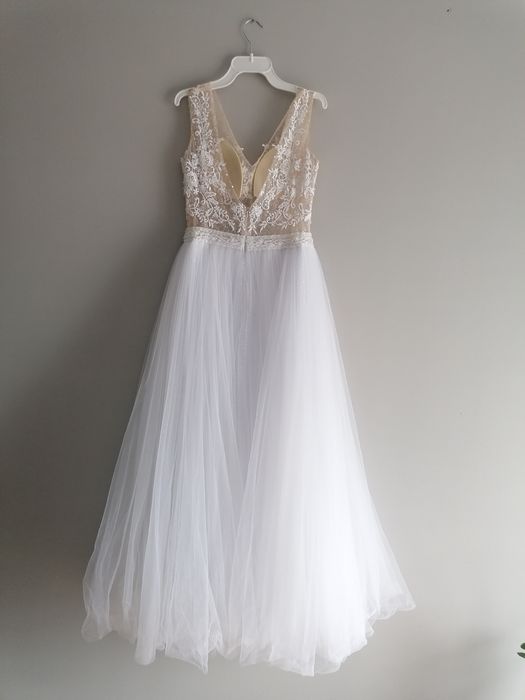 Suknia ślubna tiulowa