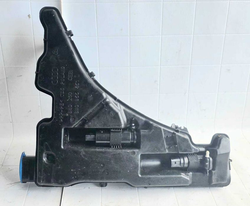 Zbiorniczek spryskiwaczy 8W0955451L Audi A4 B9  8W