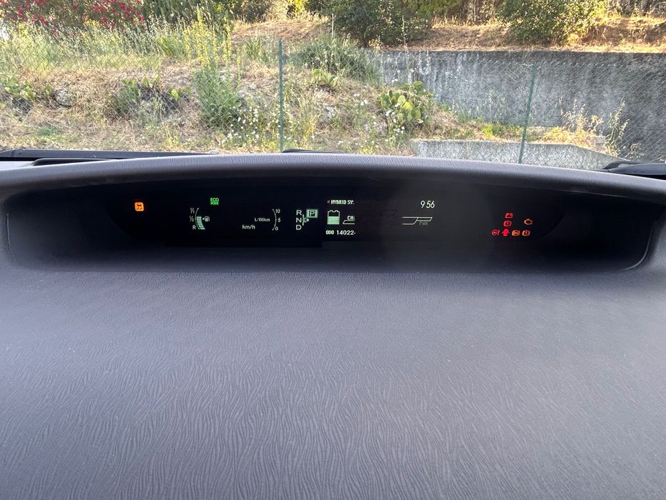 Toyota Prius 1.8 PREMIUM + GPS
