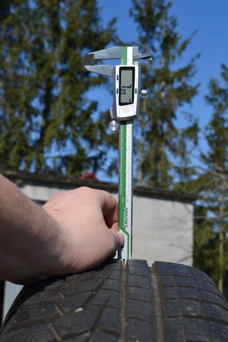 Opony 215/65/17 Hankook 2szt Zimowe