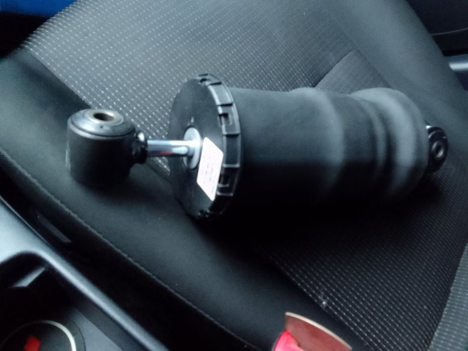 Подушка  кабіни Ліва з Уровнем  Ман 313 078