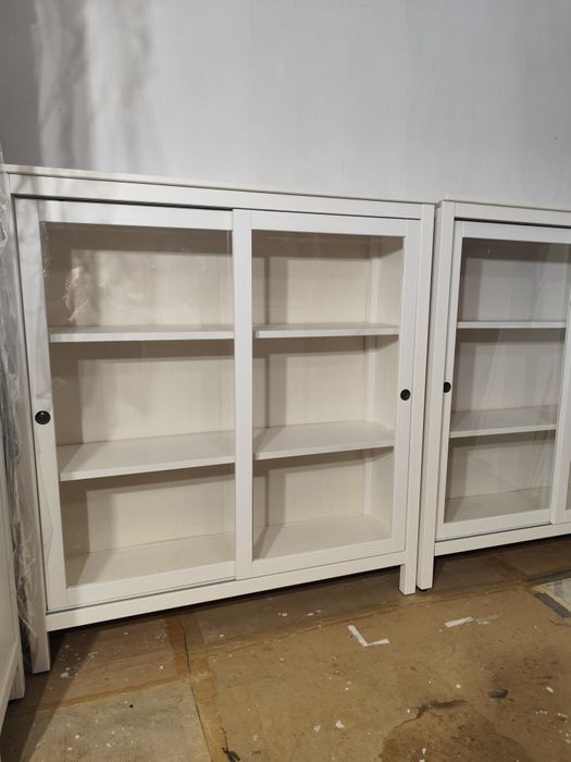 Witryna ikea hemnes