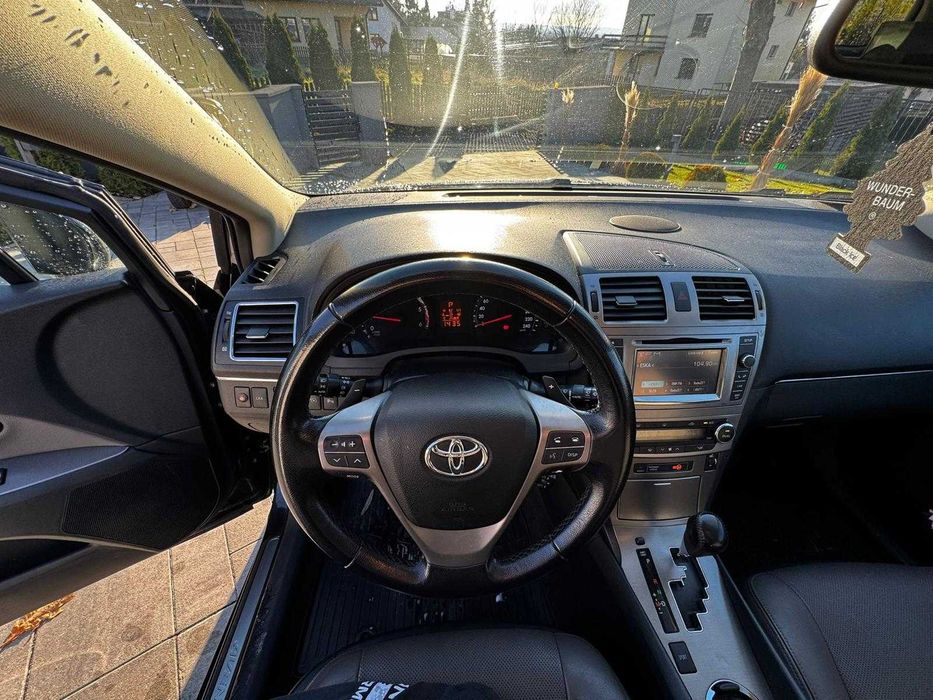 Toyota Avensis 2.2 D-CAT 177 KM AUTOMAT | PANORAMA | SKÓRA | 194 tys. km | 2013