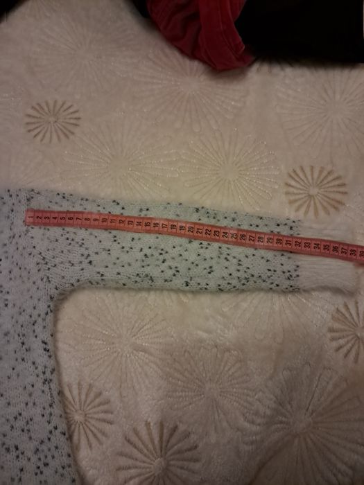 Светрик для дівчинки