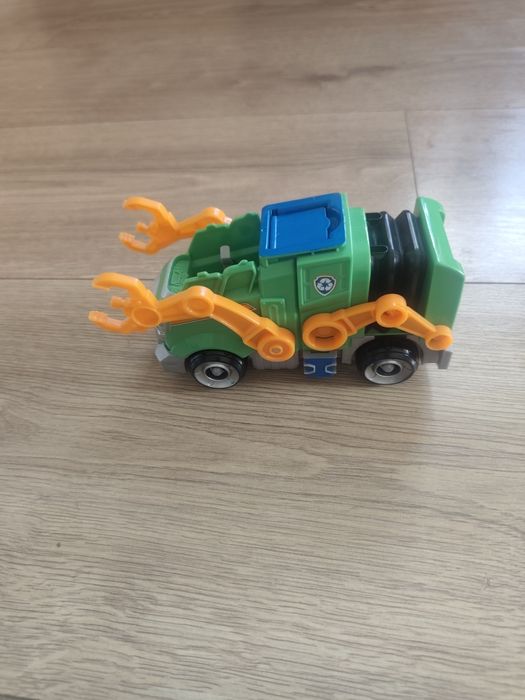 Psi Patrol  Zestaw figurk Rocky + pojazd