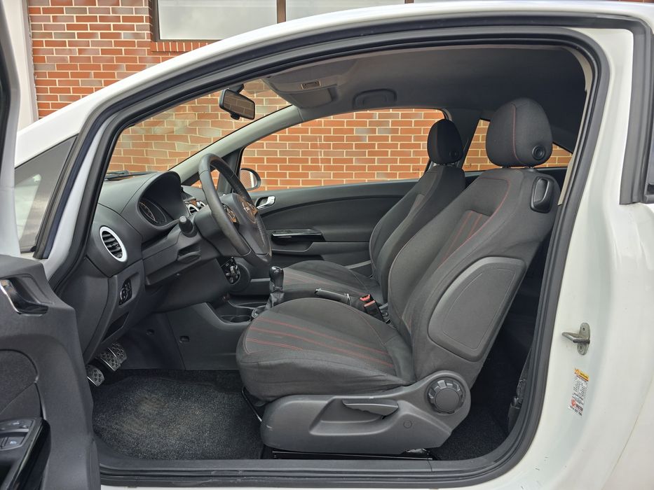 Opel Corsa D 1.2  75cv  Black Edition