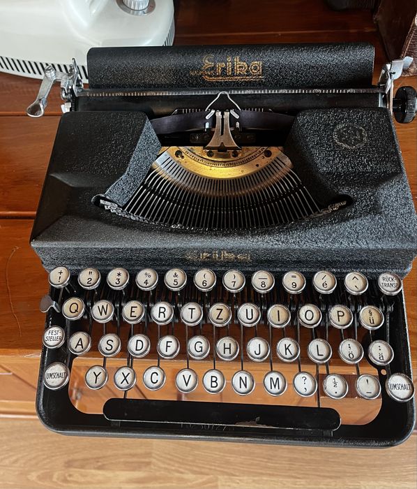 Antiga maquîa de escrever Erika