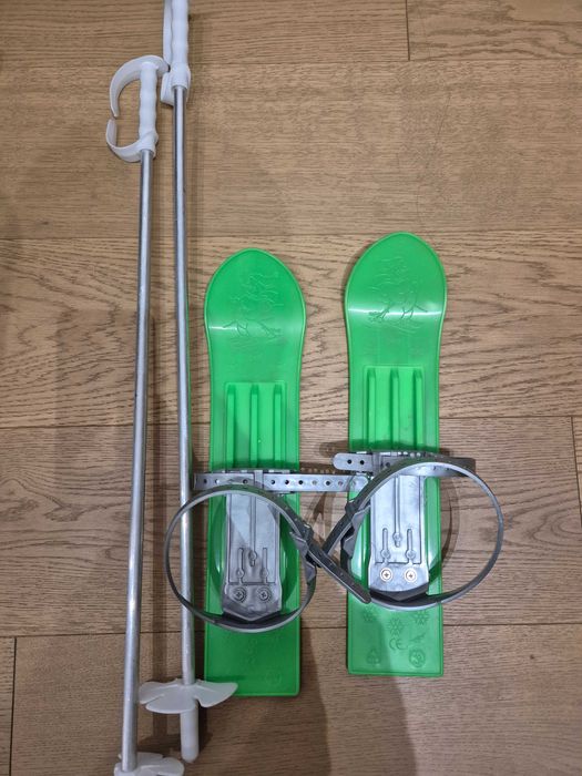 Narty i kijki dla malucha zielone