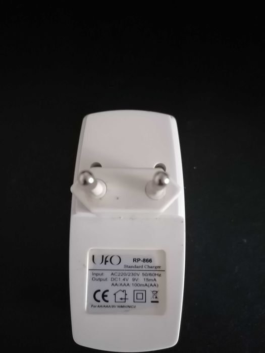 Зарядний пристрій UFO RP-866 для акумуляторів.