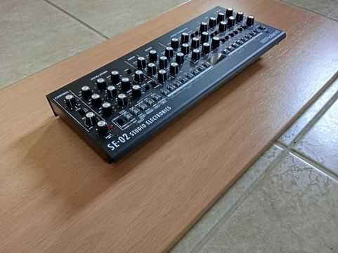 Sintetizador Roland SE-02 (Novo)