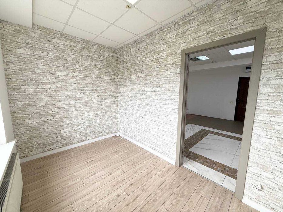 Сдам офис 45 кв.м. open space + кабинет. р-н Екатеринославского бул.
