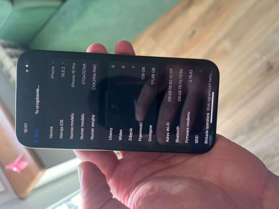 iPhone 15 pro jak nowy