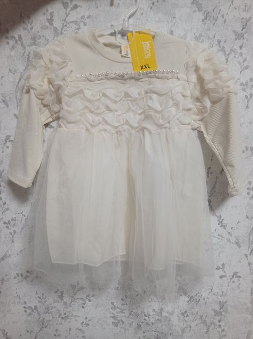 Нове плаття на дівчинку 2-3 р.