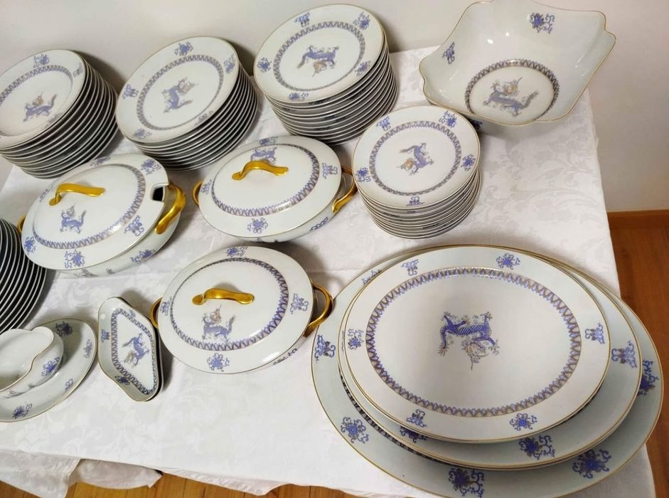 Serviço de jantar Vista Alegre Cantão Azul e ouro (Dragão azul,) muito antigo MARCA 32 (1947-1968)c/as 3 terrinas originais (72 peças) RARISSIMO!