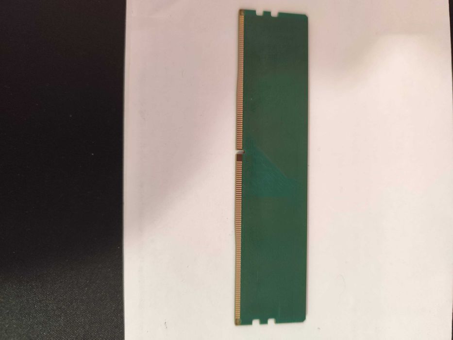 Memória RAM Crucial 8GB DDR4 3200MHz CL 22 UDIMM (Desktop) – Como Nova