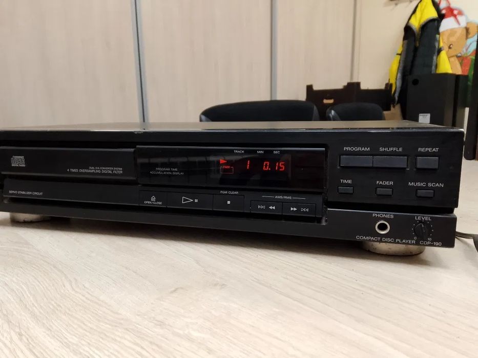Odtwarzacz Sony CDP190 z pilotem