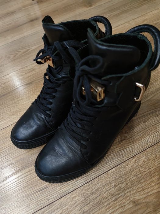 Czarne buty Carinii