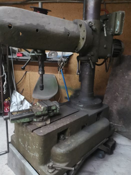 Радіально-свердлильний верстат