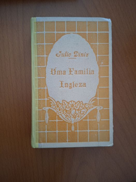 Livro Uma família Ingleza