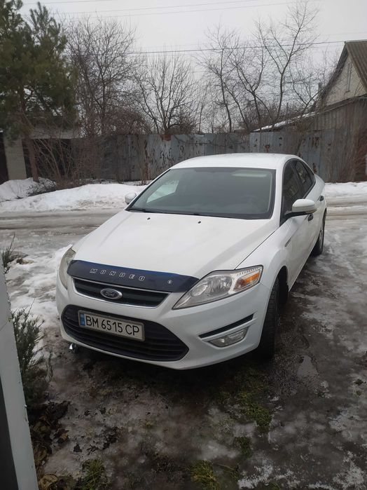 Ford Mondeo 2012.  газ бензин.