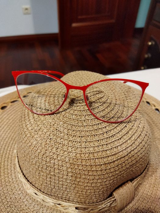 Óculos Marc Jacobs vermelhos