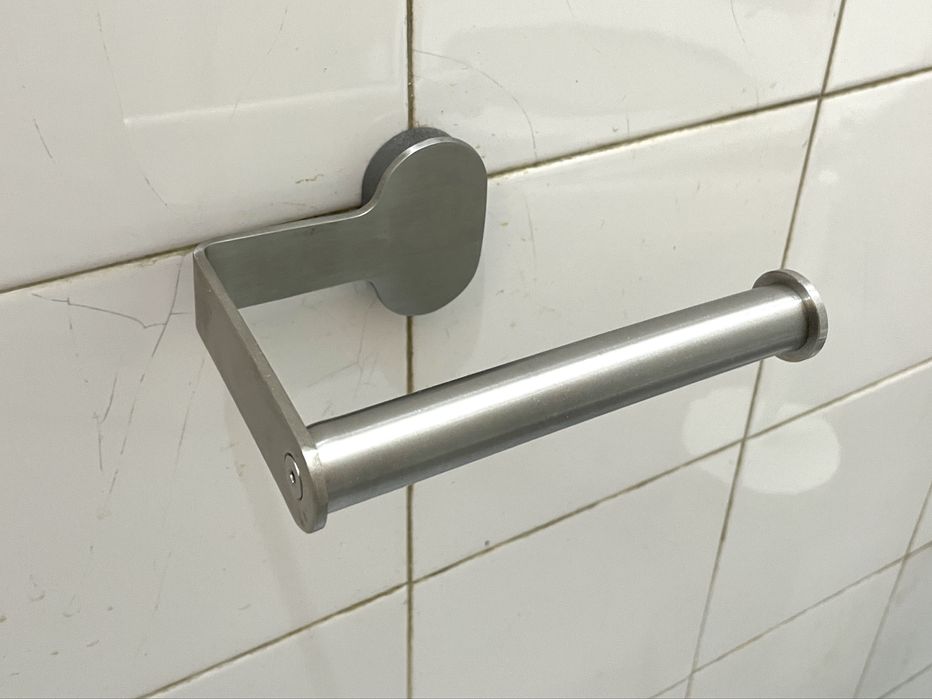 Conjunto 1 toalheiro + 2 ganchos + 1 porta rolos