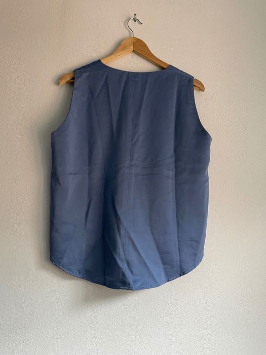 Blusa azul cetim