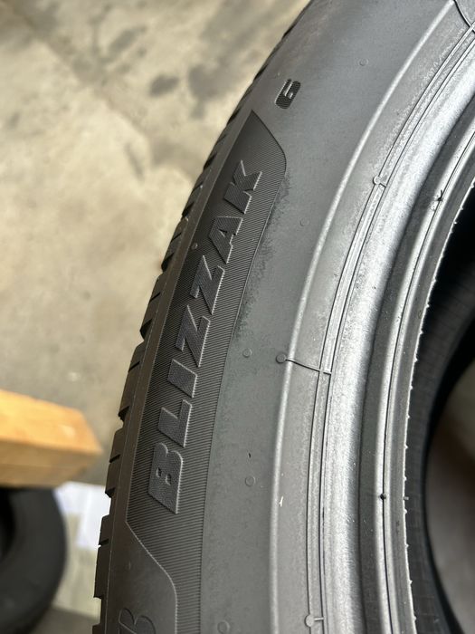275/45/21. Bridgestone Blizzak 6. 2024