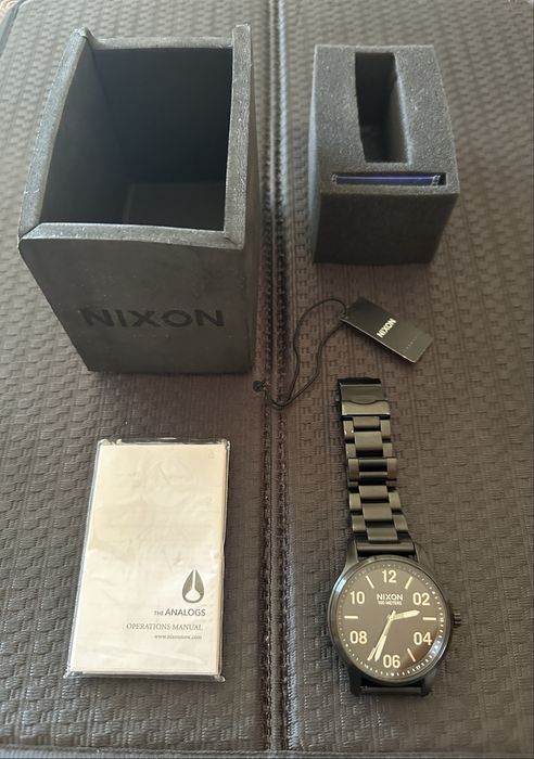 Nixon Patrol all black