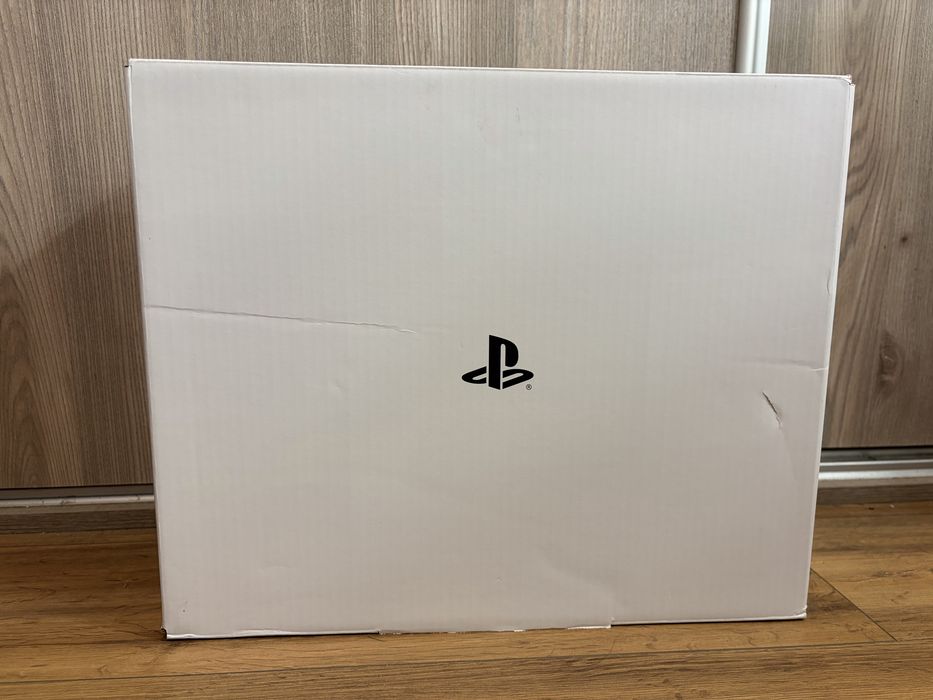 Konsola SONY PlayStation 5 Slim Digital razem z padem w bardzo dobrym stanie