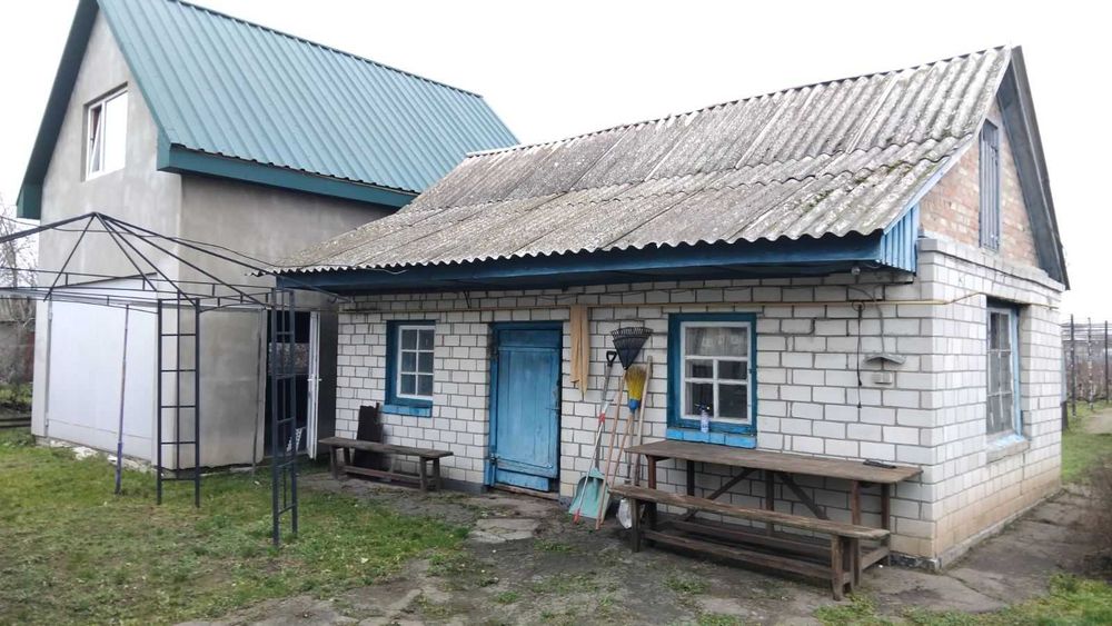 Будинок з новим вел. гаражем і виноградниками в Ч. Слободі (п3)