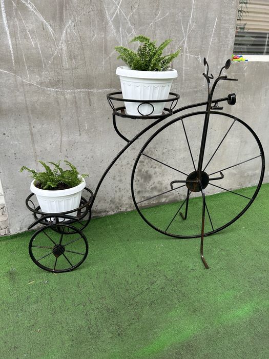 Подставка под цветы кованая