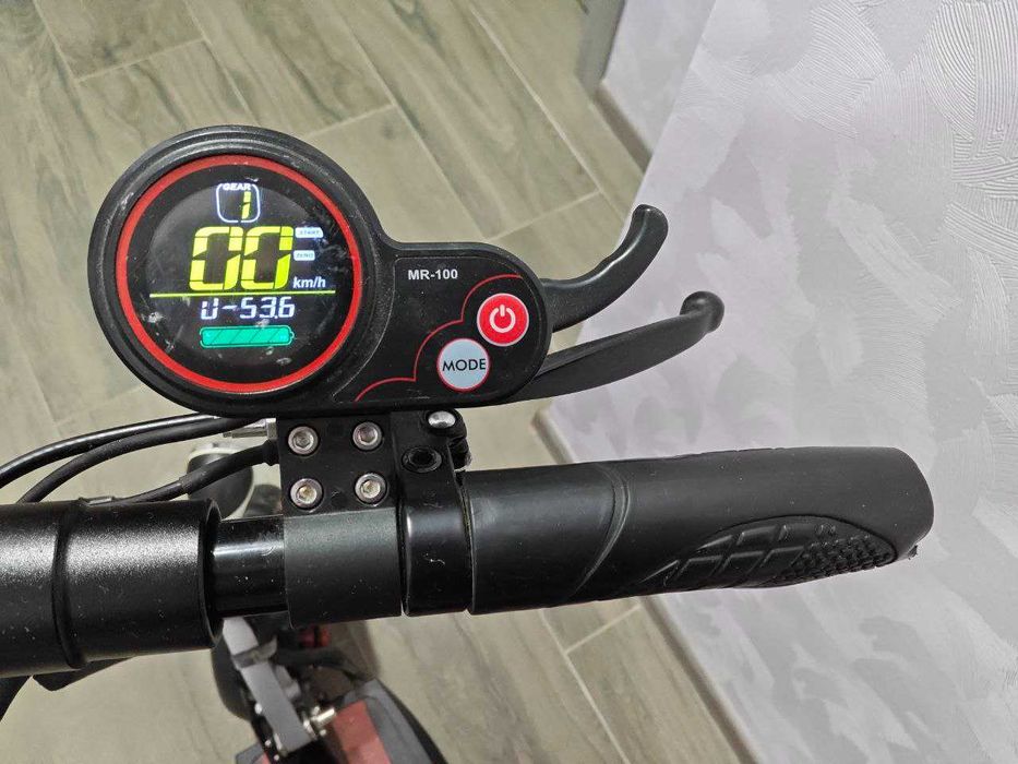 Продам електросамокат