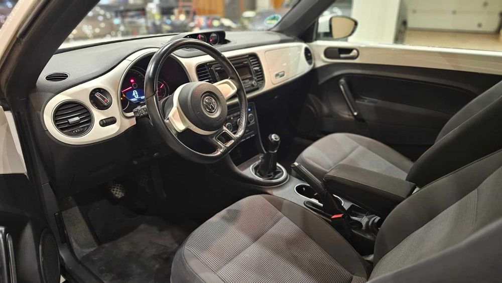 VW Volkswagen Beetle 1.6 TDi Design Impecável