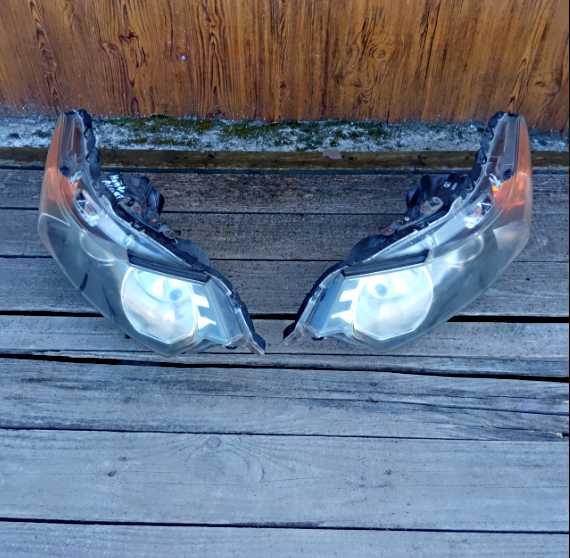 Продам ксенон передние фары на Honda Accord CU8 08-10