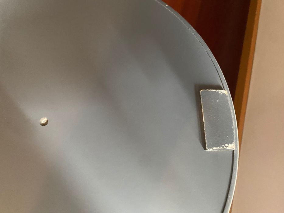 Mesa de apoio da Zara Home com tampa