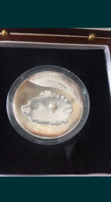 Srebrna moneta 5$ seria Marine Life Protection z prawdziwą perłą