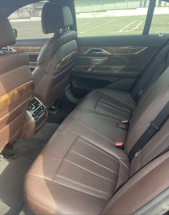 BMW 740D 2016рік 400 к/с