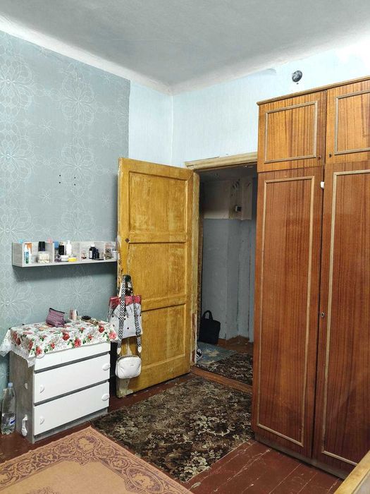 Продаж двох кімнат в трикімнатній квартирі, Шевченківський район