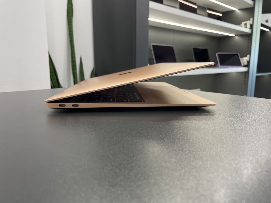 MacBook Air 13 2020 i3/8/256 АКБ 80% - Магазин - ГАРАНТІЯ #101637