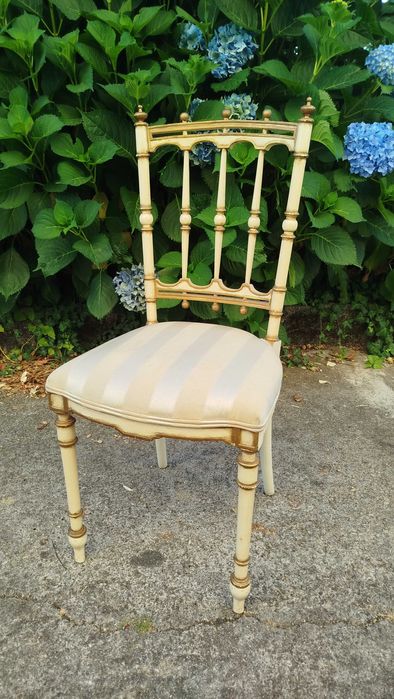 Cadeira vintage com excelente aspecto