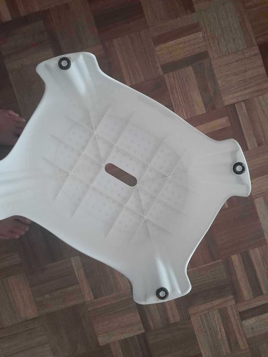Banco Antiderrapante em Polipropileno 40 x 30 com 22cm de Altura