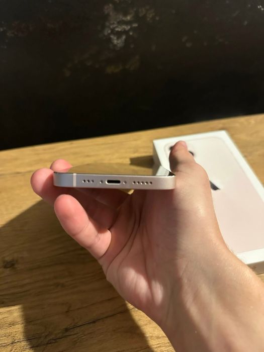 iPhone 13 Biały 92% Kondycji Baterii.