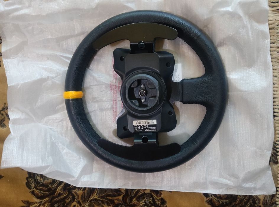 Кожаный руль Thrustmaster gt wheel 28см(только руль,"баранка")
