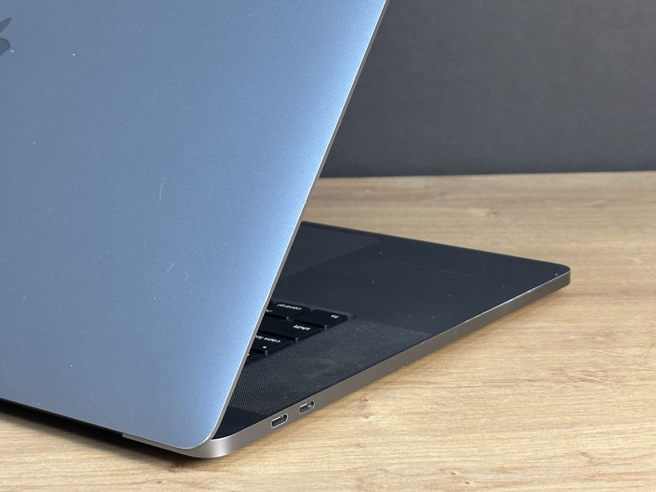 Apple MacBook Pro 16” Tachoe 2026 16GB 512GB Space Gray